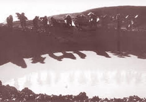 “Khoảng trời hố bom”