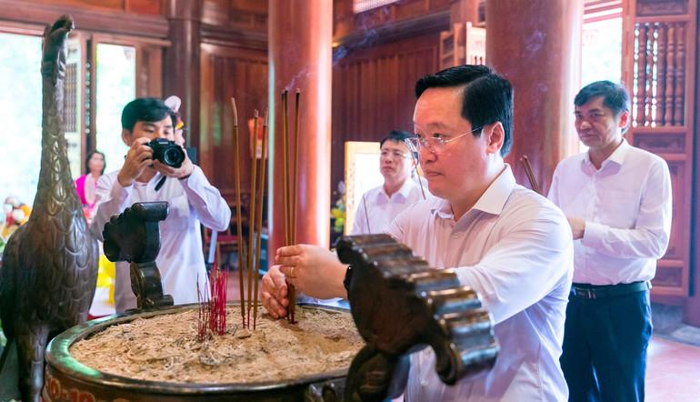 Lễ giỗ Chủ tịch Hồ Chí Minh lần thứ 55 tại Nghệ An