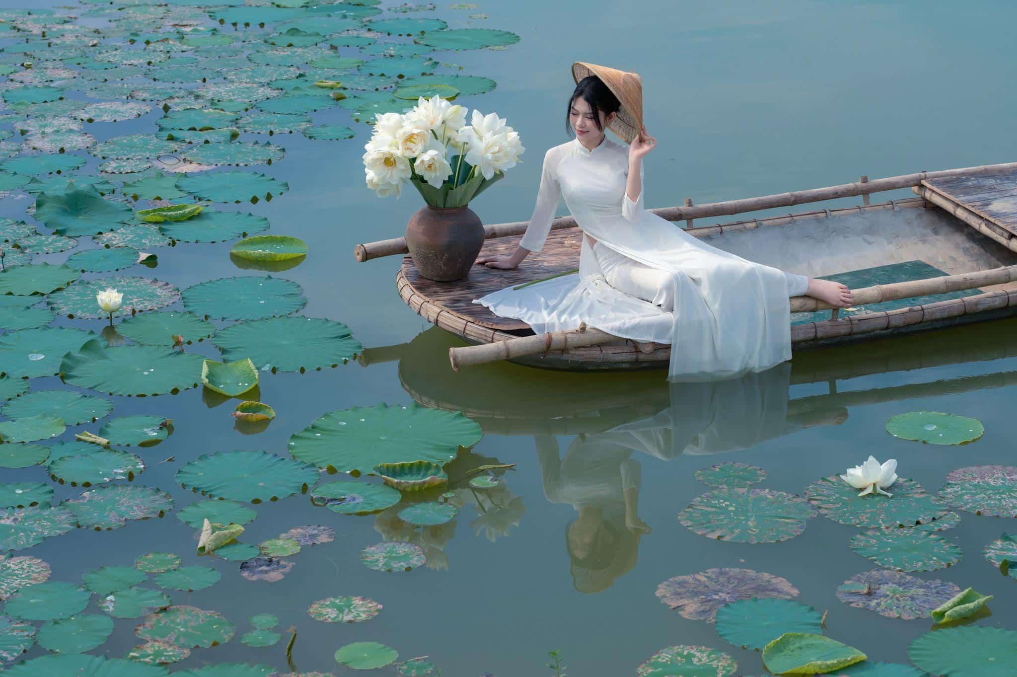 Bí quyết tạo dáng chụp ảnh áo dài ngoại cảnh đẹp ở Huế