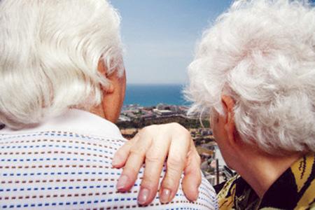 “Đôi Dép” – Một Bài Thơ Chân Thật Về Tình Nghĩa Vợ Chồng