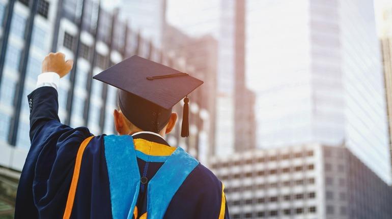 TRƯỜNG ĐẠI HỌC CÔNG LẬP LÀ GÌ? NÊN CHỌN TRƯỜNG CÔNG HAY TRƯỜNG TƯ?