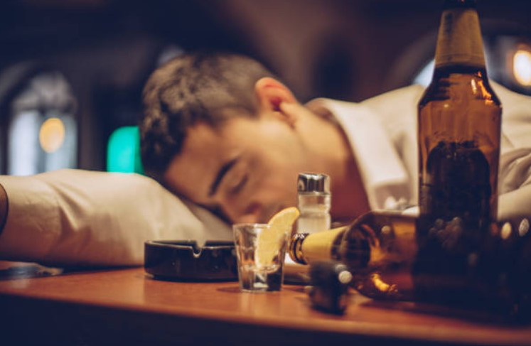 Say nguội là gì? Thực phẩm tốt cho người bị say rượu