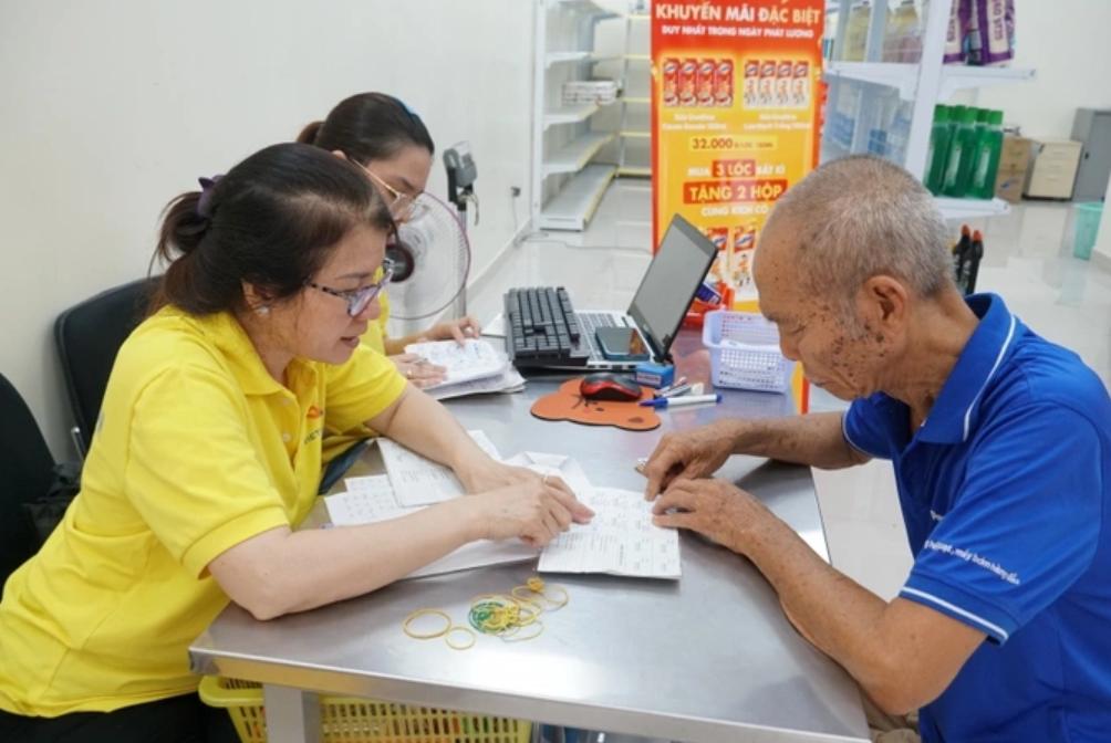 Lao động nam 56 tuổi, năm 2024 nghỉ hưu có bị trừ mức hưởng lương hưu?