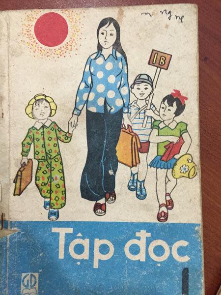 Tranh luận bài thơ "Gửi lời chào lớp Một" là của ai