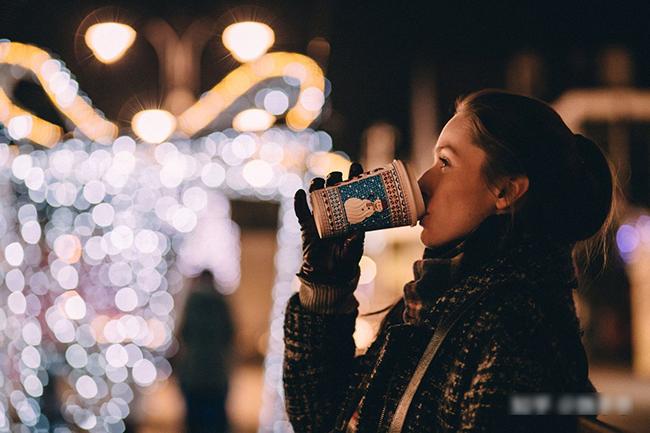 Khi nhớ nhau, đừng chỉ nói “em nhớ anh” nữa, nói với nhau thế này, làm anh ấy si mê hơn