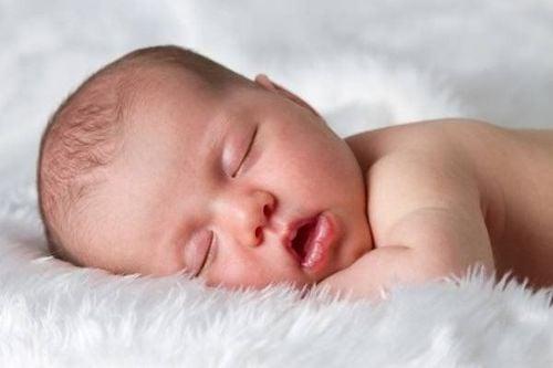 Trẻ ngủ bao nhiêu giờ mỗi ngày là đủ?