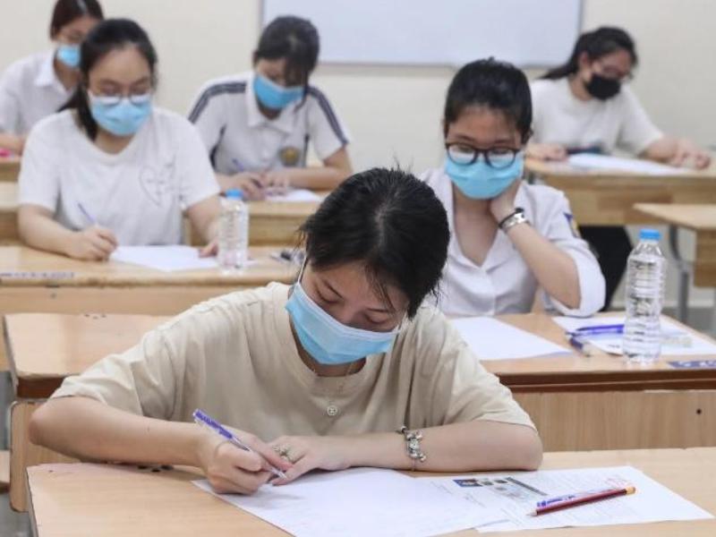 Đi thi nên mặc áo màu gì cho may mắn và đạt điểm cao?