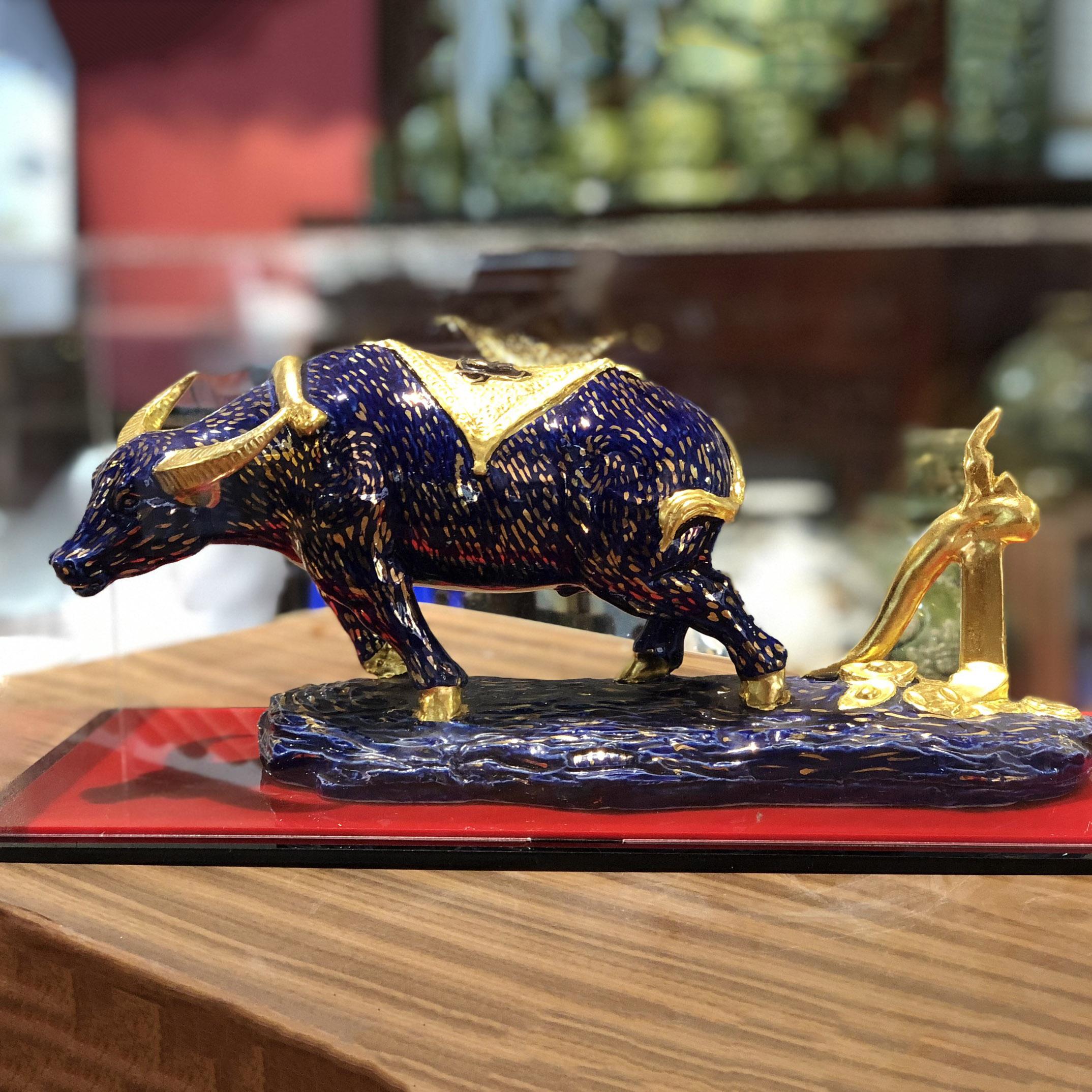 Ngưu Ngũ Long vẽ vàng 24K - Mệnh Thủy & Mộc (men Bích Lưu Ly)