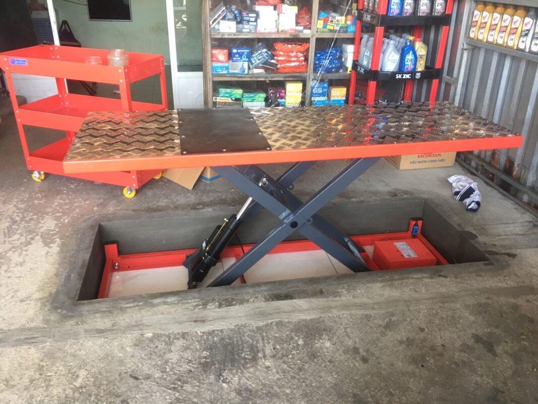 Bàn Nâng Xe Máy Lộc Phát Tiêu Chuẩn Hãng ( Lắp Âm Nền )