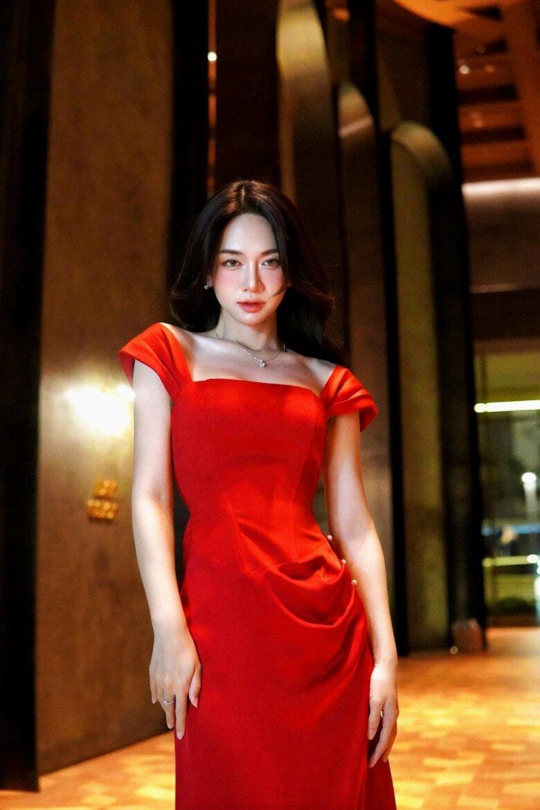 Lê Bống bất ngờ "có 15 đứa con" ở tuổi 29, thừa nhận đen hơn 5 tông da