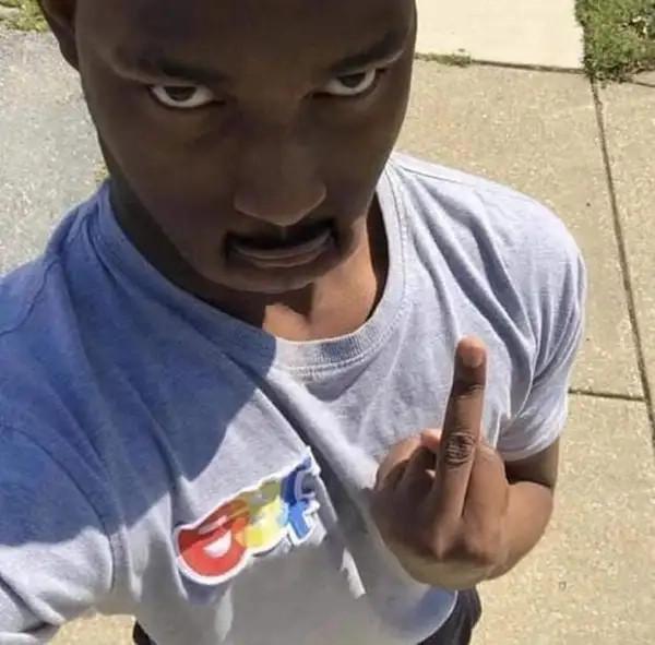 Sự Hài Hước Từ **Ông Da Đen Tóc Ngắn**: Khám Phá Hiện Tượng Meme