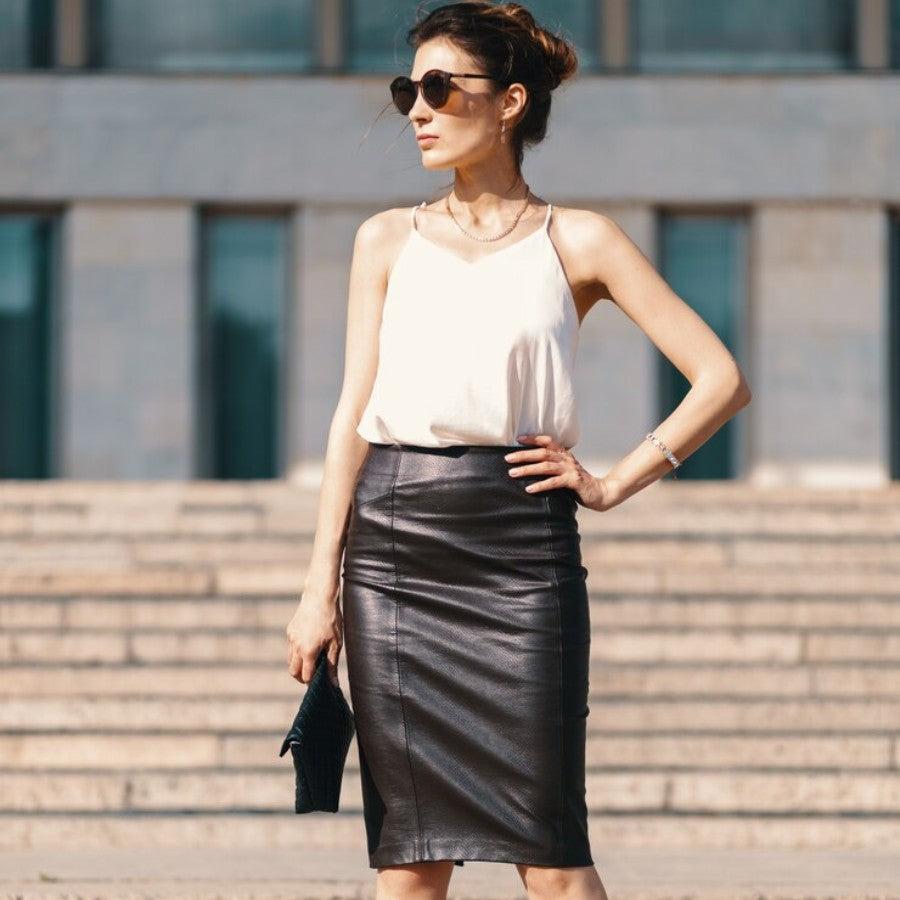 Chân váy da đi với giày gì? Khám phá các kiểu giày đẹp nhất!