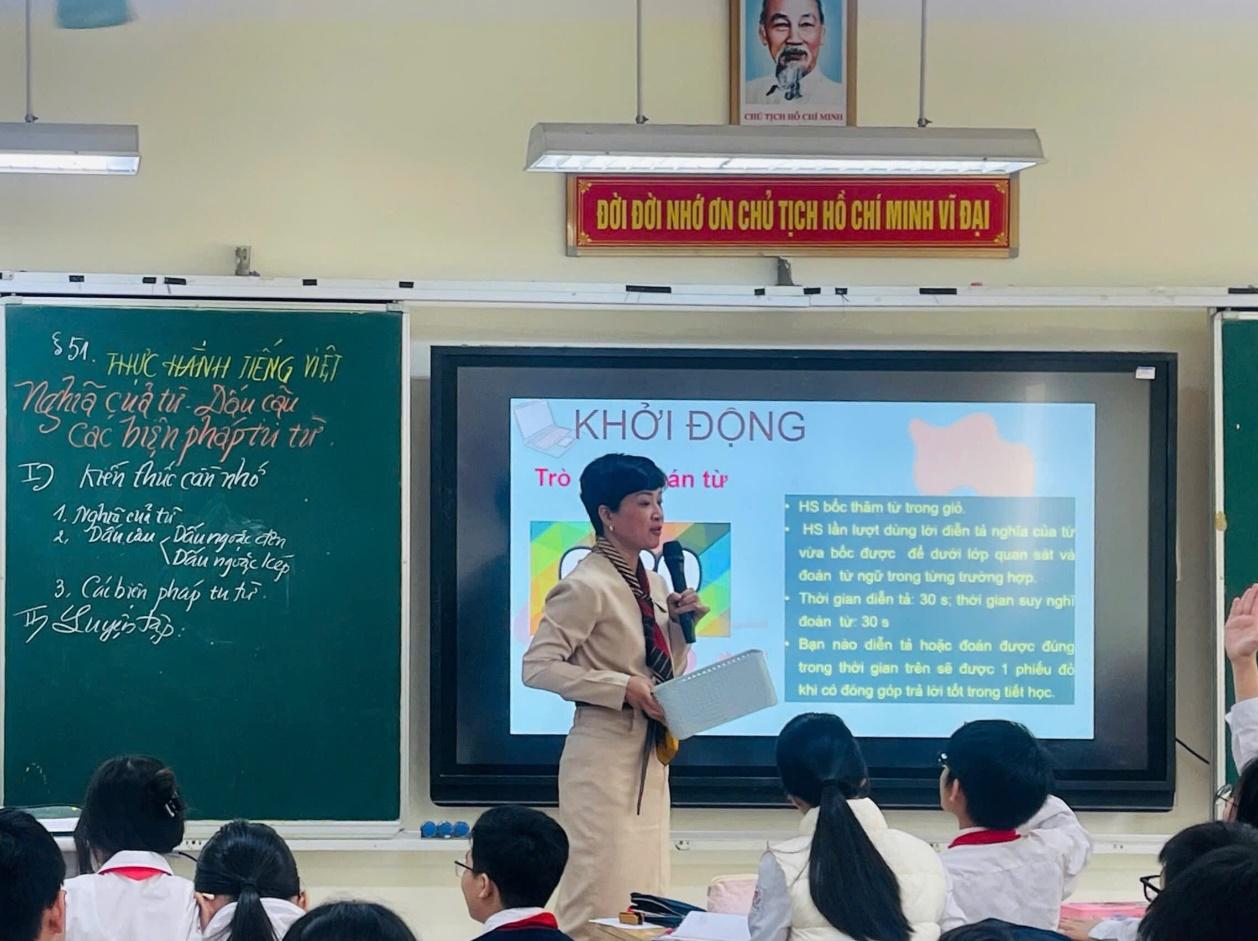 Tiết dạy chuyên đề nhóm Văn 7 tổ Xã hội với bài: “Thực hành tiếng Việt: Nghĩa của từ ngữ, dấu câu, biện pháp tu từ” (SGK Ngữ văn 7 Kết nối tri thức với cuộc sống)