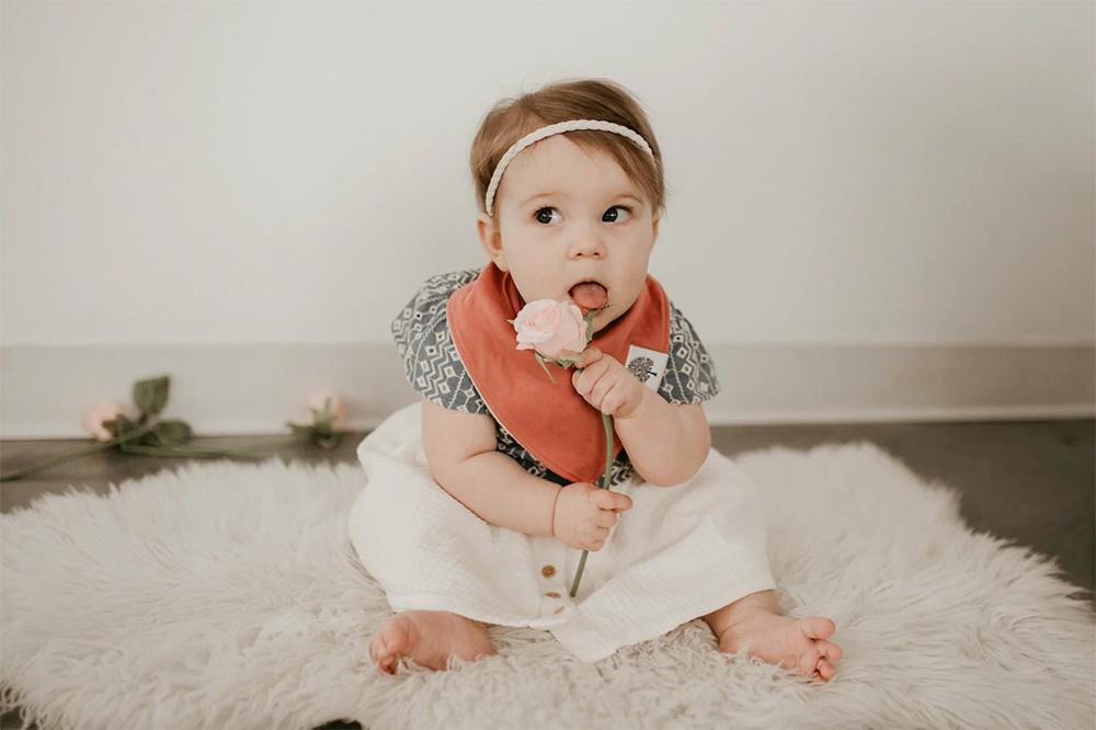 Mẹo tự chụp ảnh bé gái xinh lung linh tại nhà - Dạy con khéo - Đi cùng con