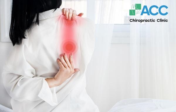 Bị đau sau lưng dưới bả vai do đâu? Làm thế nào khắc phục?