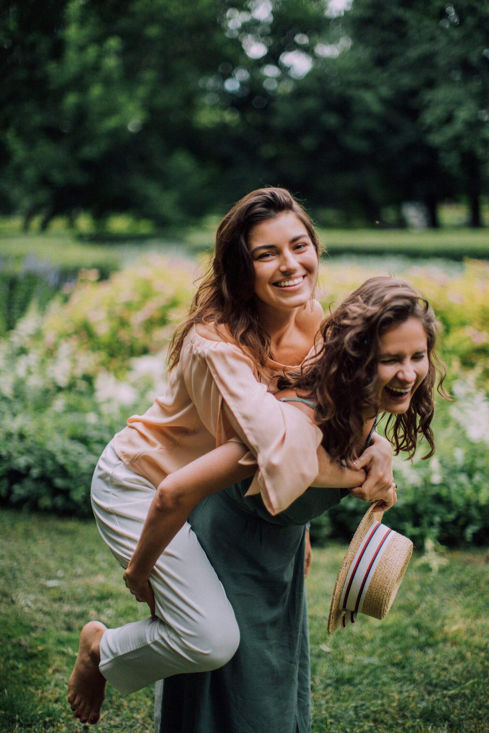 20 câu nói hay tôn vinh tình cảm chị em gái nhân ngày Quốc tế Phụ nữ 