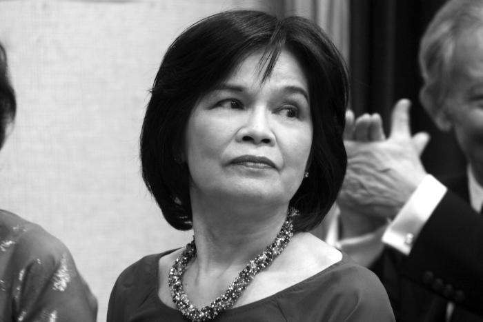 Uyên Nguyên: Tháng 4 đọc thơ Trần Mộng Tú, mấy câu đẹp giữa lạ thường