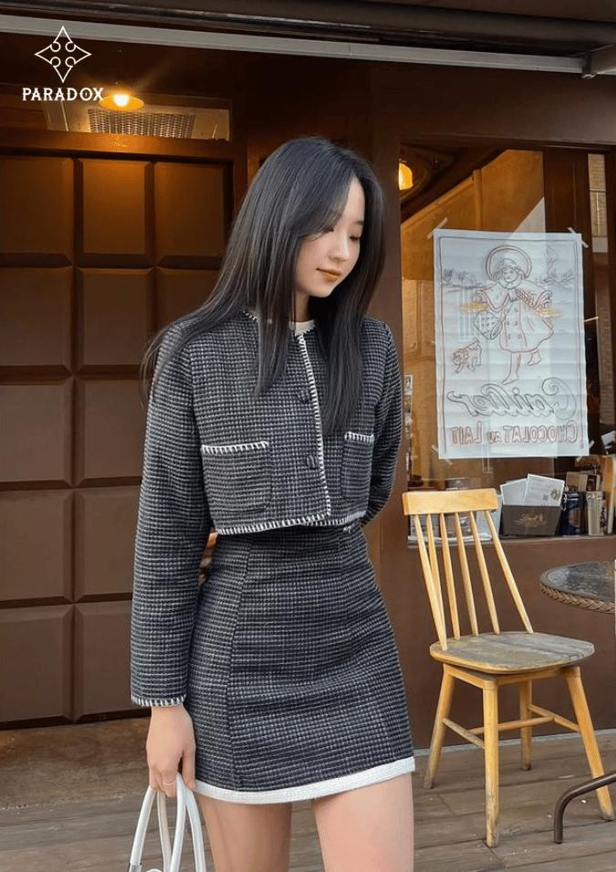 Chân váy dạ tweed phối với áo gì cho sang chảnh?