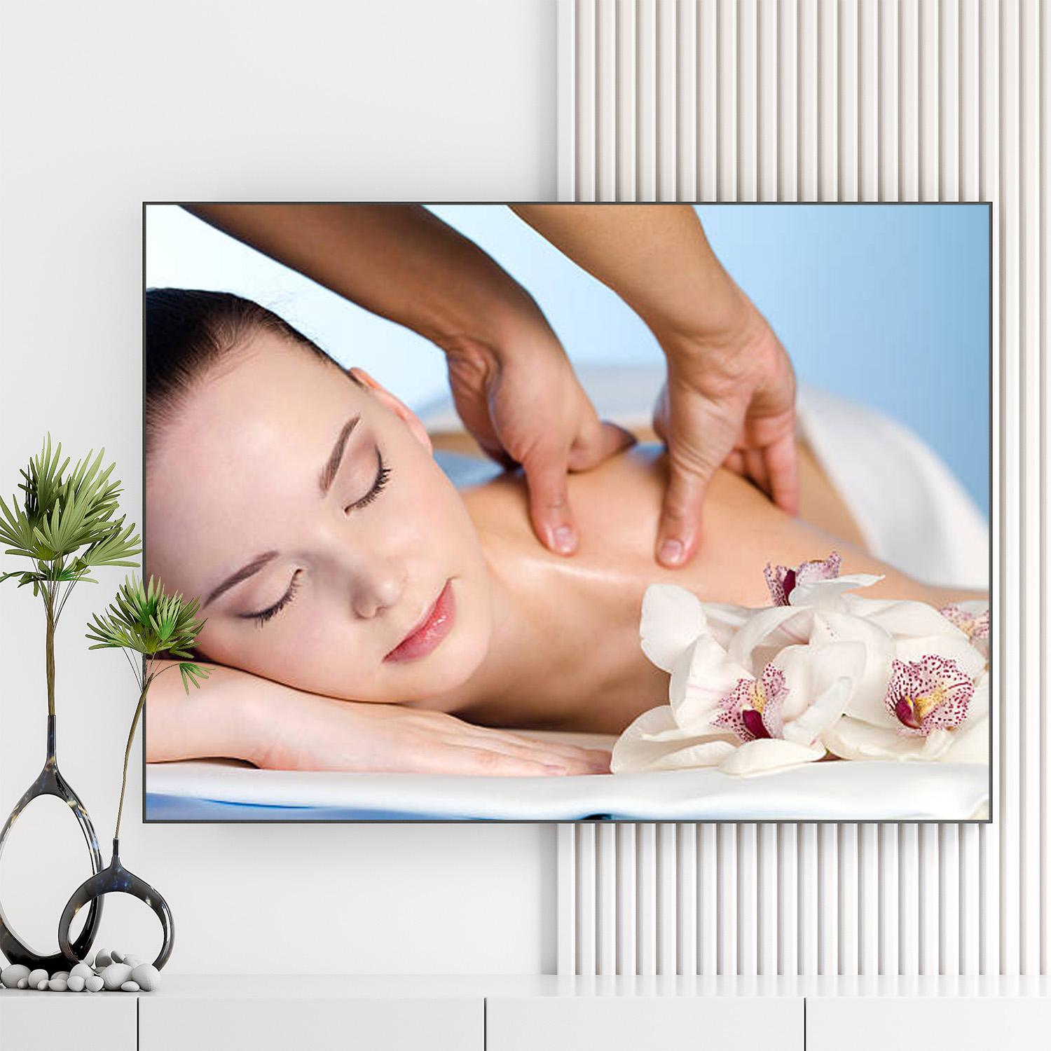 Mẫu tranh spa cô gái đẹp nằm massage thư giãn SPA7741