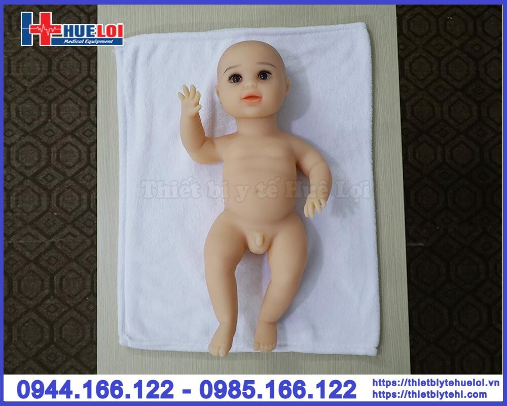Mô hình em bé bằng silicon để thực hành chăm sóc cơ bản