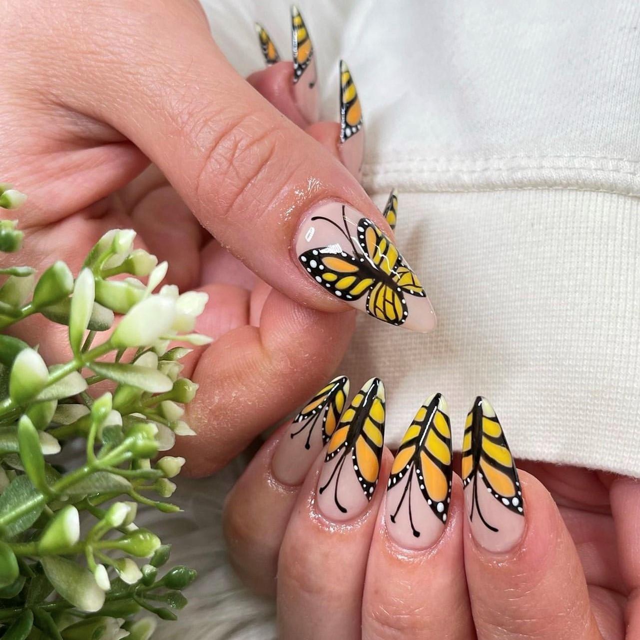 Những mẫu nail bướm xinh đẹp, nữ tính, quyến rũ, phong cách phù hợp với mọi lứa tuổi