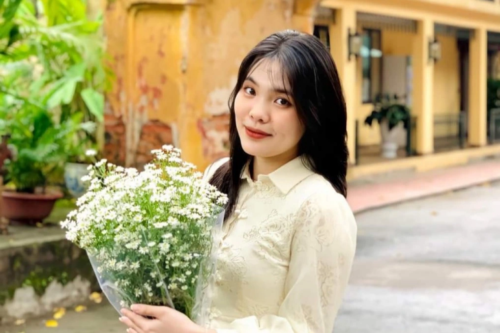 Bài văn ấn tượng của hai cựu học sinh giỏi quốc gia thử làm đề thi năm nay