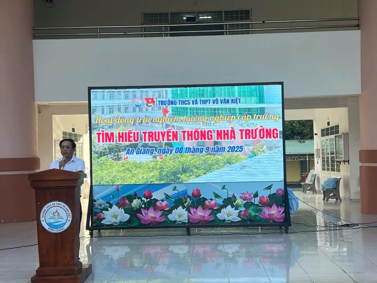 HOẠT ĐỘNG TRẢI NGHIỆP HƯỚNG NGHIỆP: TÌM HIỂU TRUYỀN THỐNG NHÀ TRƯỜNG