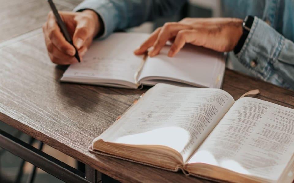 Đảo ngữ là gì? Tác dụng của đảo ngữ