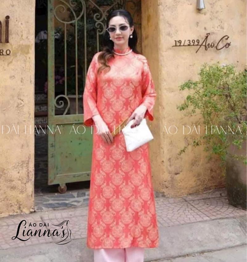 Gợi ý những mẫu áo dài vải gấm cao cấp sang trọng, quý phái chuẩn từng đường kim mũi chỉ 