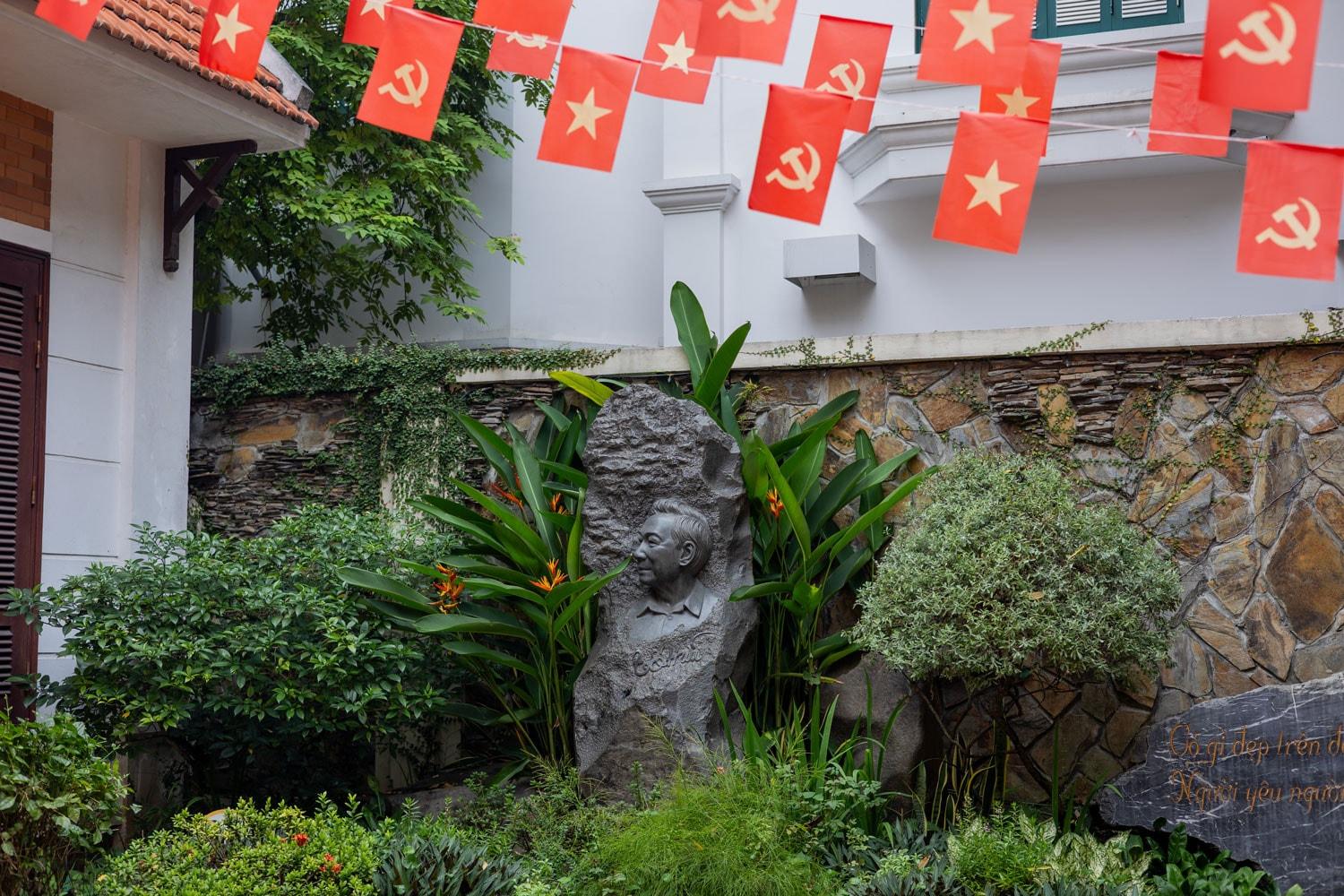 Tái hiện một đời thơ gắn với cách mạng tại Bảo tàng Tố Hữu