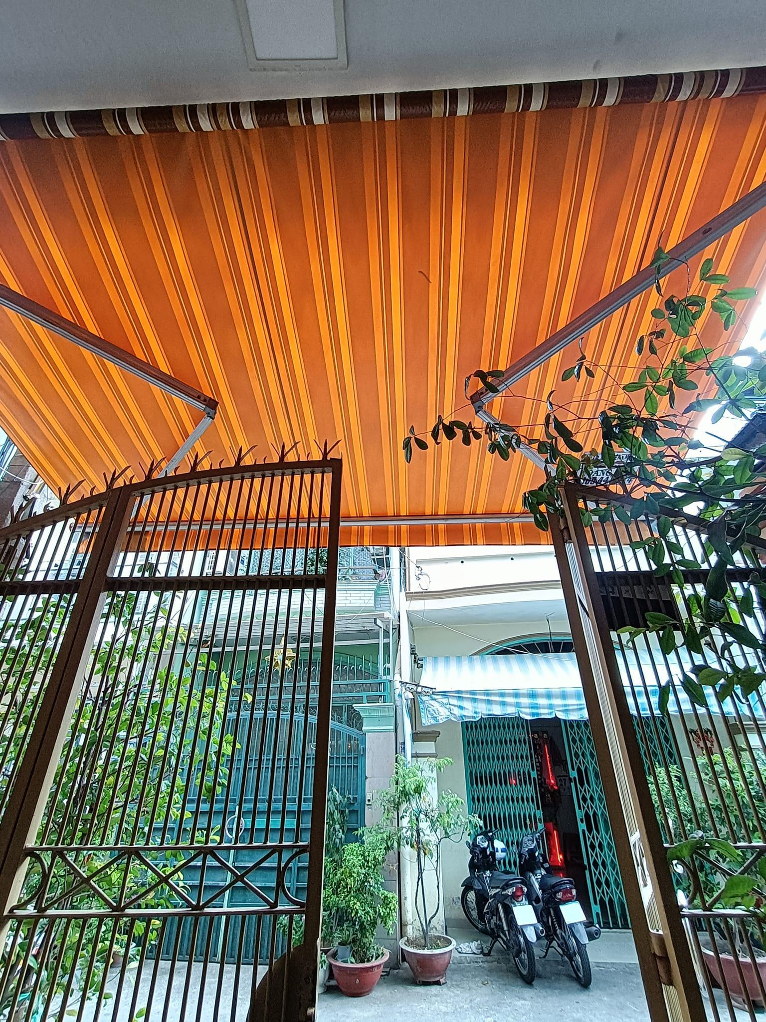 [Báo giá] Bạt che nắng mưa tay quay, Bạt quay mái hiên TPHCM, Hà Nội ngoài trời giá rẻ