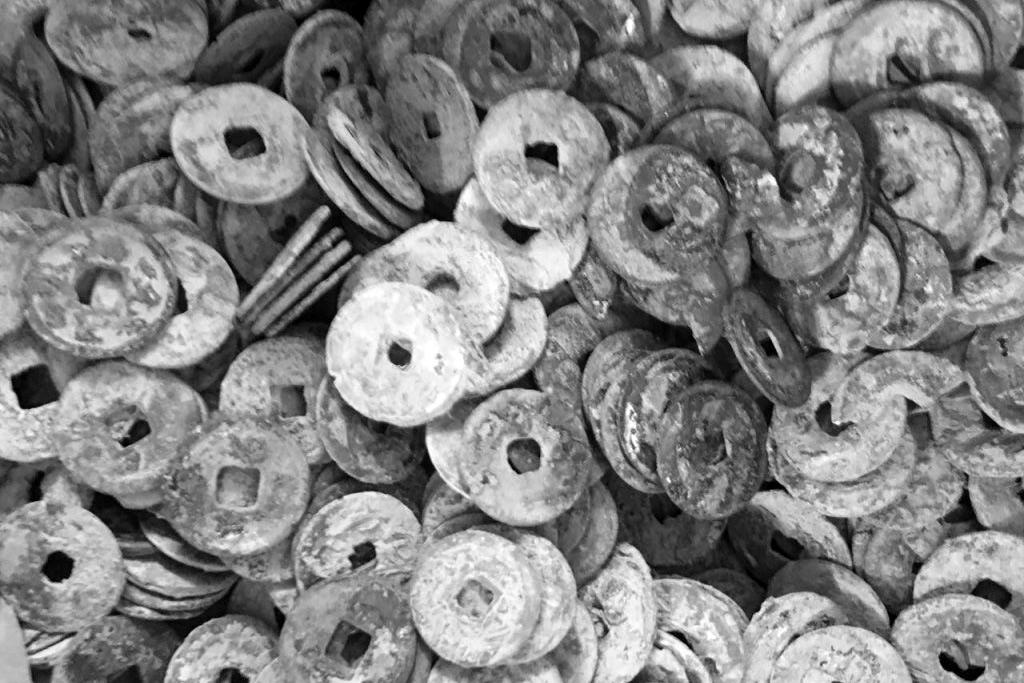 Tiền bạc, của cải trong tục ngữ của người Việt