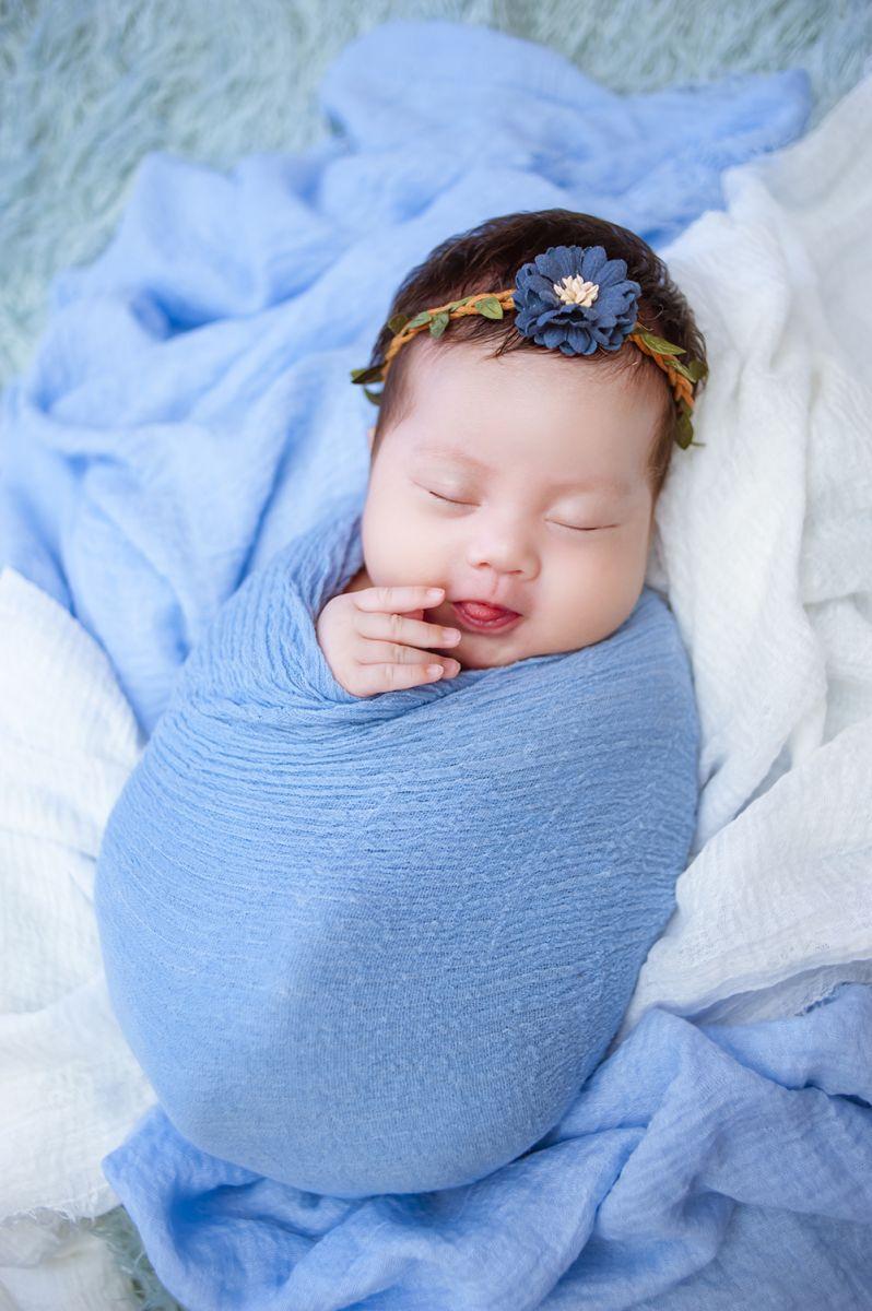 Không được chụp ảnh sơ sinh khi bé đang ngủ