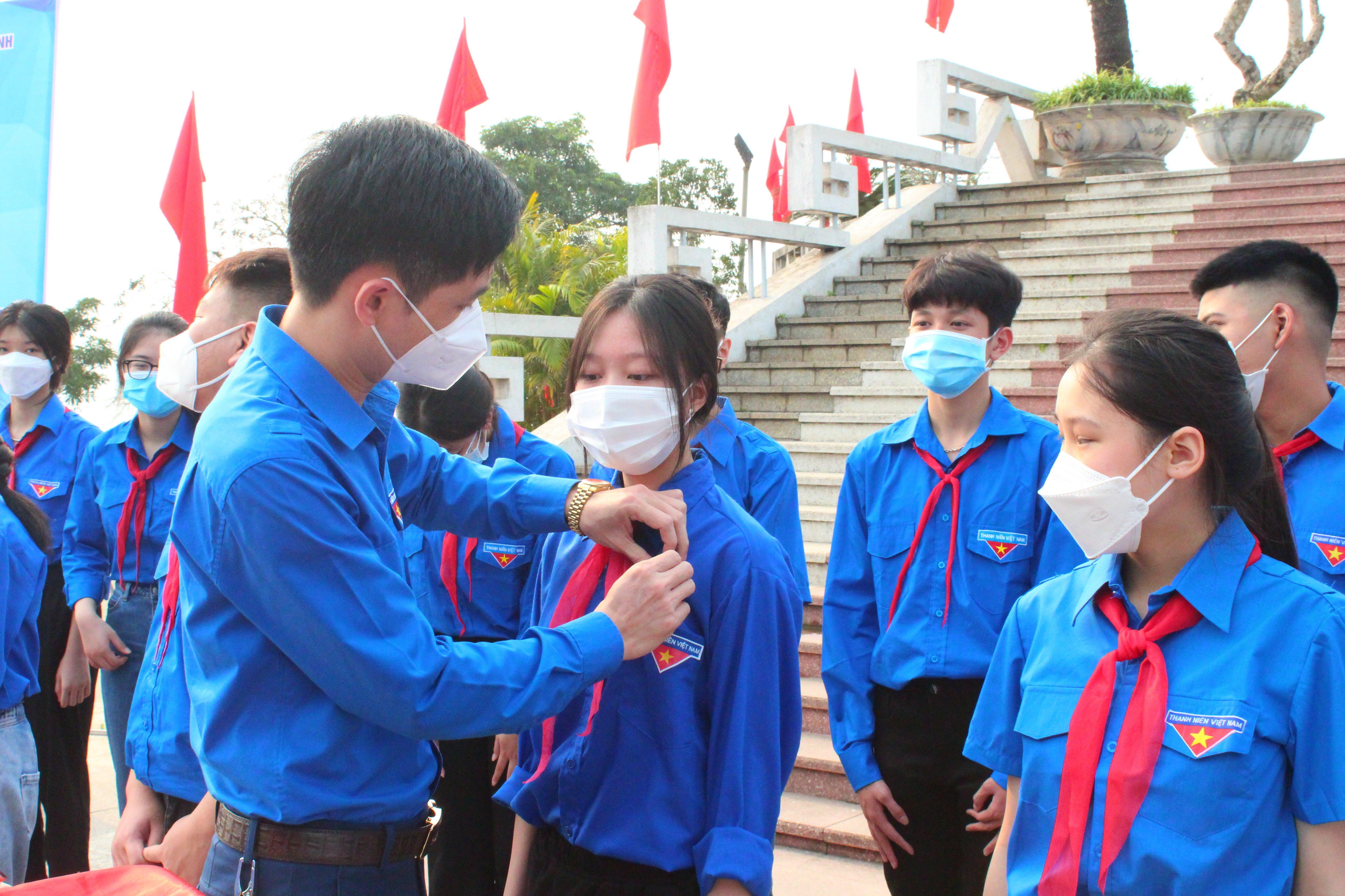 Đoàn viên là ai? Bao nhiêu tuổi được kết nạp vào Đoàn?