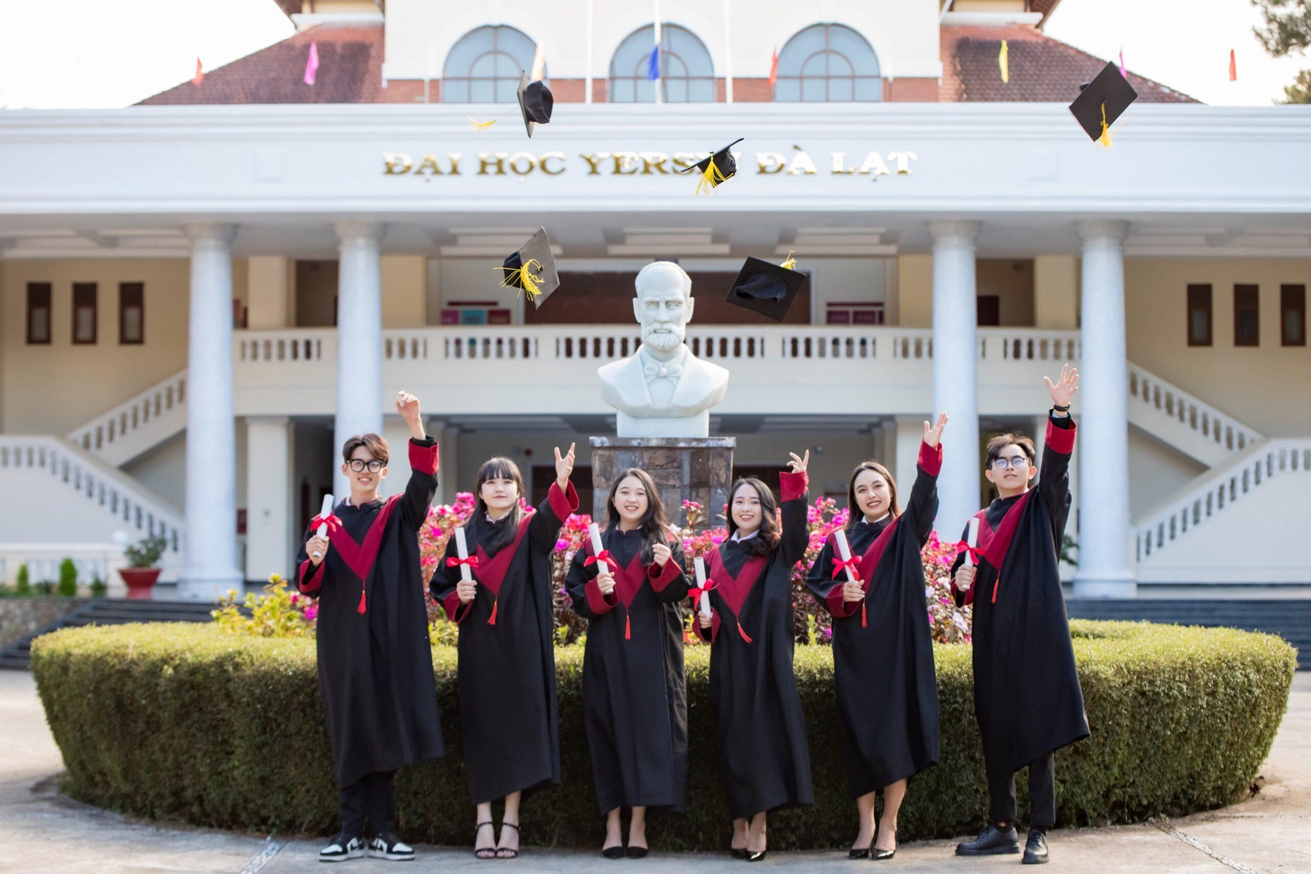 Học bổng – Chính sách – Học phí 