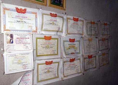 Đang có loạn điểm 9, 10 và danh hiệu xuất sắc