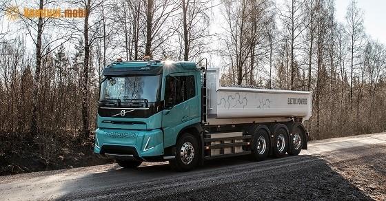 Mơ Lái Xe Ô Tô Tải Đánh Con Gì: Giải Mã Chi Tiết Các Điềm Báo