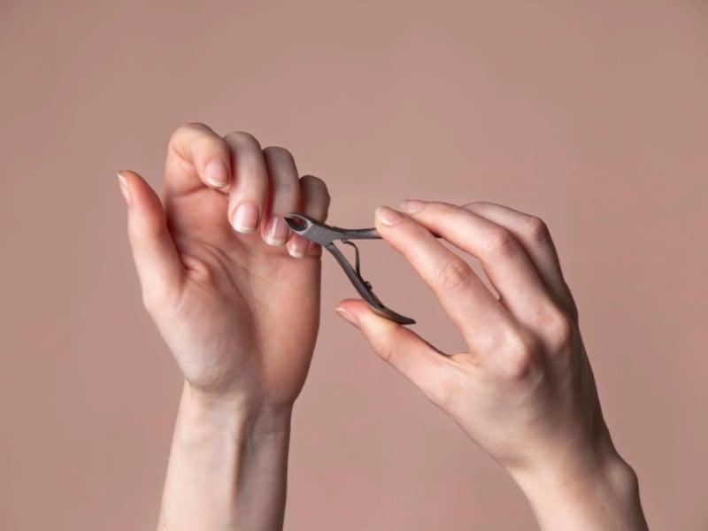 NGHĨA NAIL VLOG - TẬP 2 - TIPS NHẶT DA ĐÚNG CÁCH