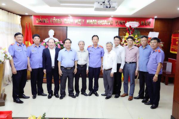 Bài thơ: Huế thương