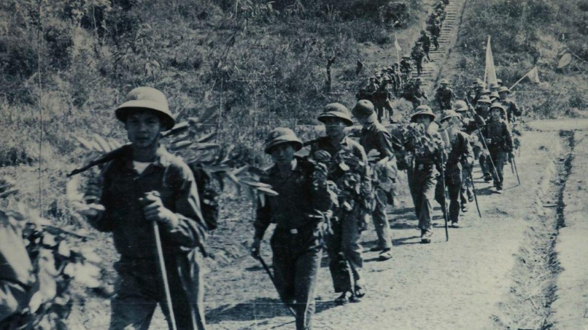 20+ bài thơ 4 chữ về người lính hay cảm xúc nhất 2025