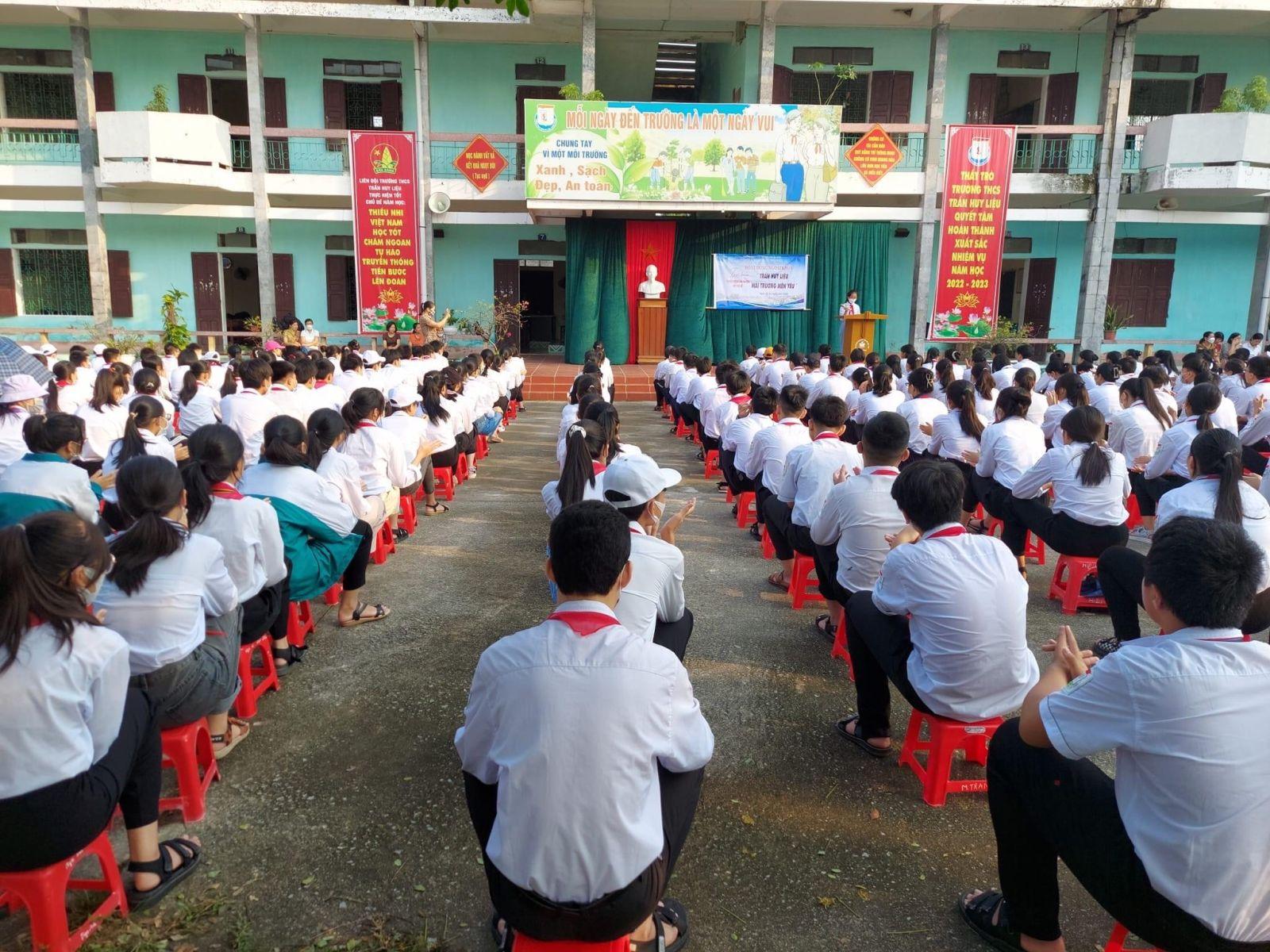 Tìm hiểu truyền thống nhà trường