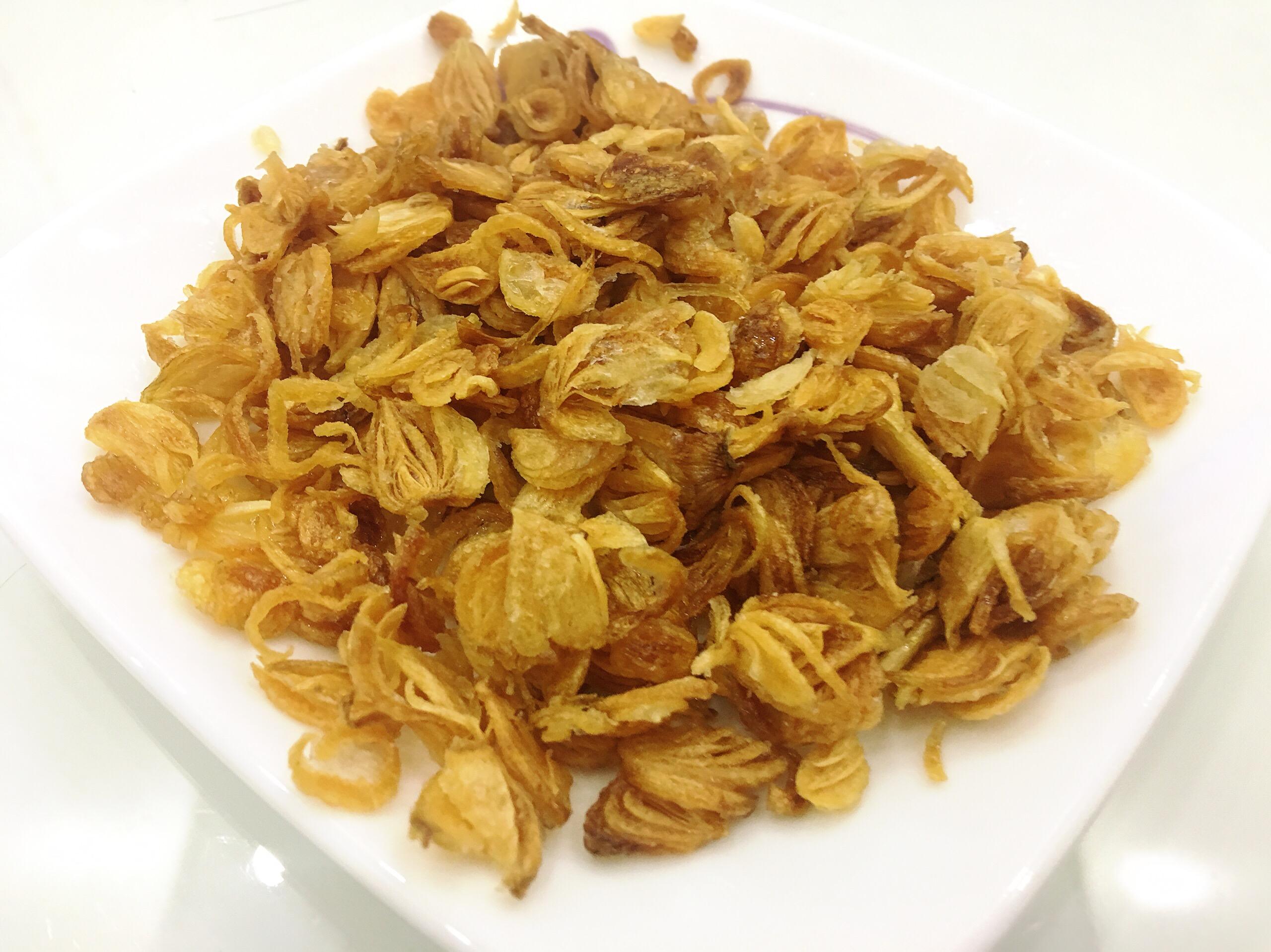 CÁCH LÀM HÀNH PHI GIÒN TAN VÀNG RỘM BẰNG LÒ VI SÓNG