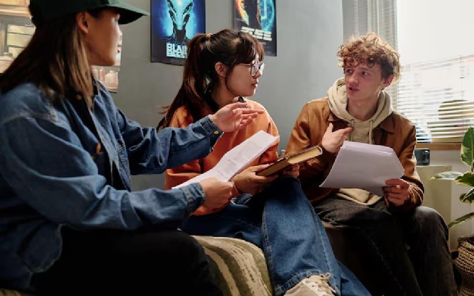 Nói quá là gì? Tác dụng của nói quá