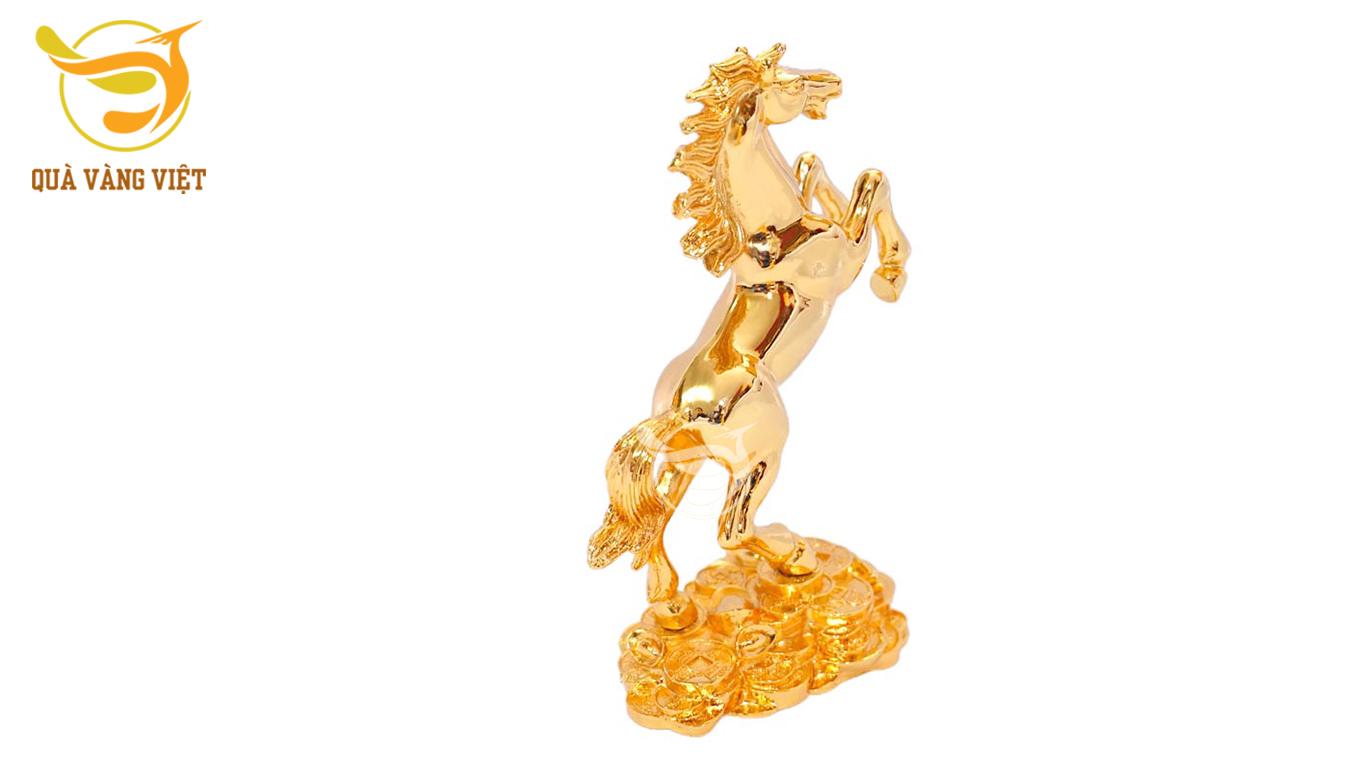 Ý nghĩa câu tục ngữ một con ngựa đau cả tàu bỏ cỏ