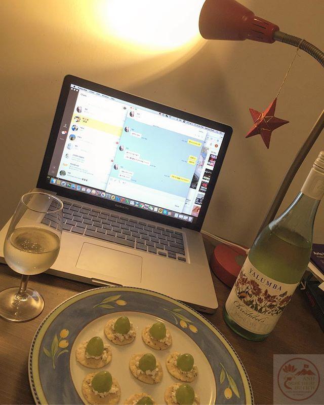 Top 101 Ảnh bia nhậu chill buồn 1 mình ở nhà, ngoài quán