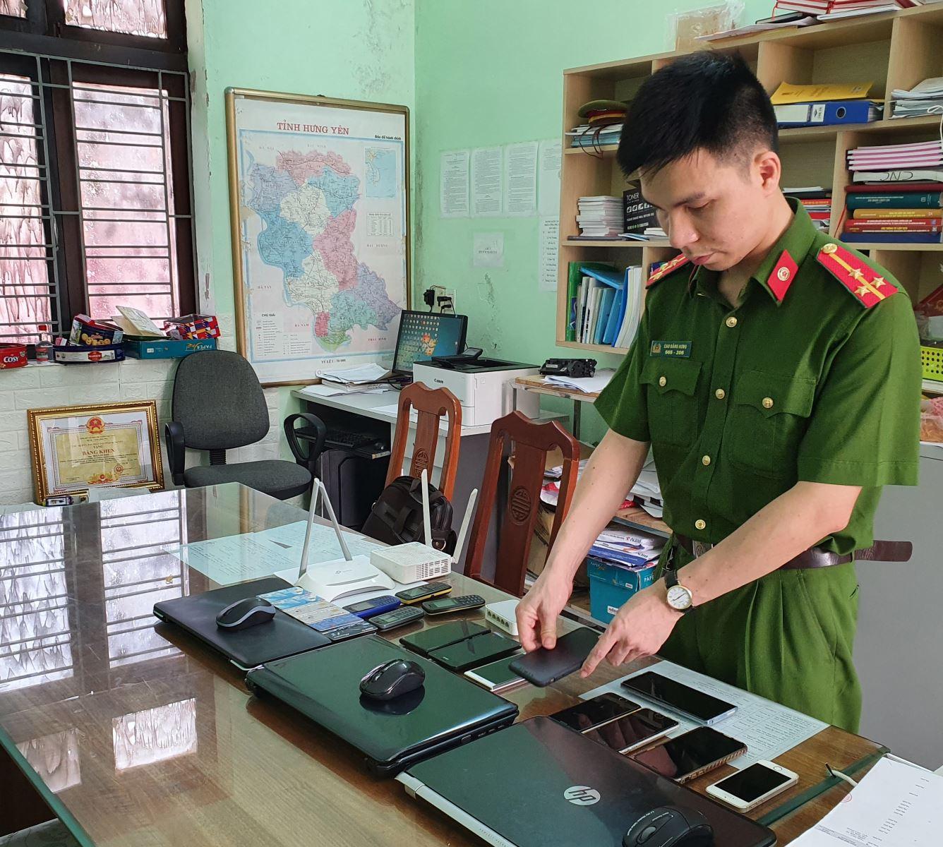 Triệt phá đường dây cờ bạc trăm tỷ đồng qua mạng internet