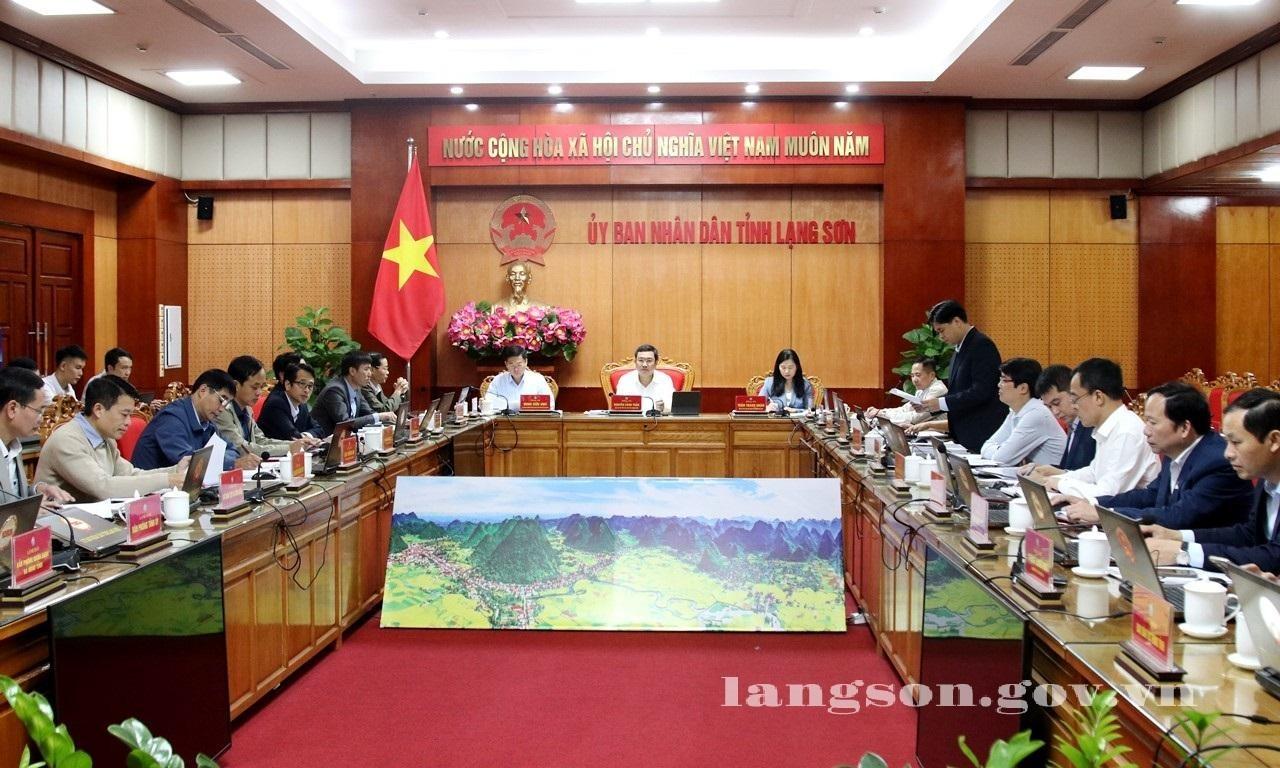 UBND tỉnh họp chuyên đề tháng 10