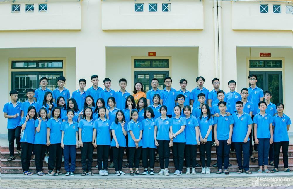 Lớp học có 3 nữ thủ khoa vào lớp 10 năm học 2021-2022 và thành tích 'khủng' về IELTS