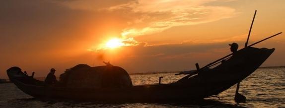 Giữa gấp gáp…