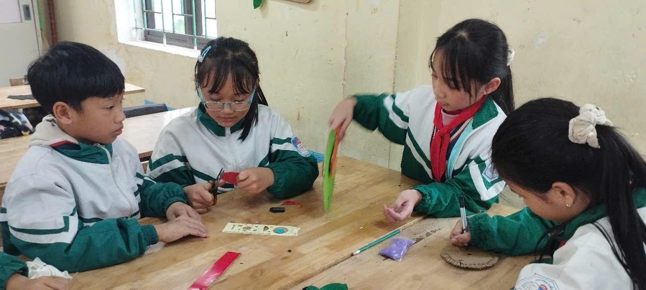 Tiết học STEM Môn Toán Lớp 5A: Thước Lăn